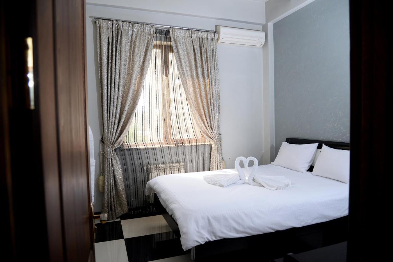 Royal Plus Hotel Yerevan Exterior photo