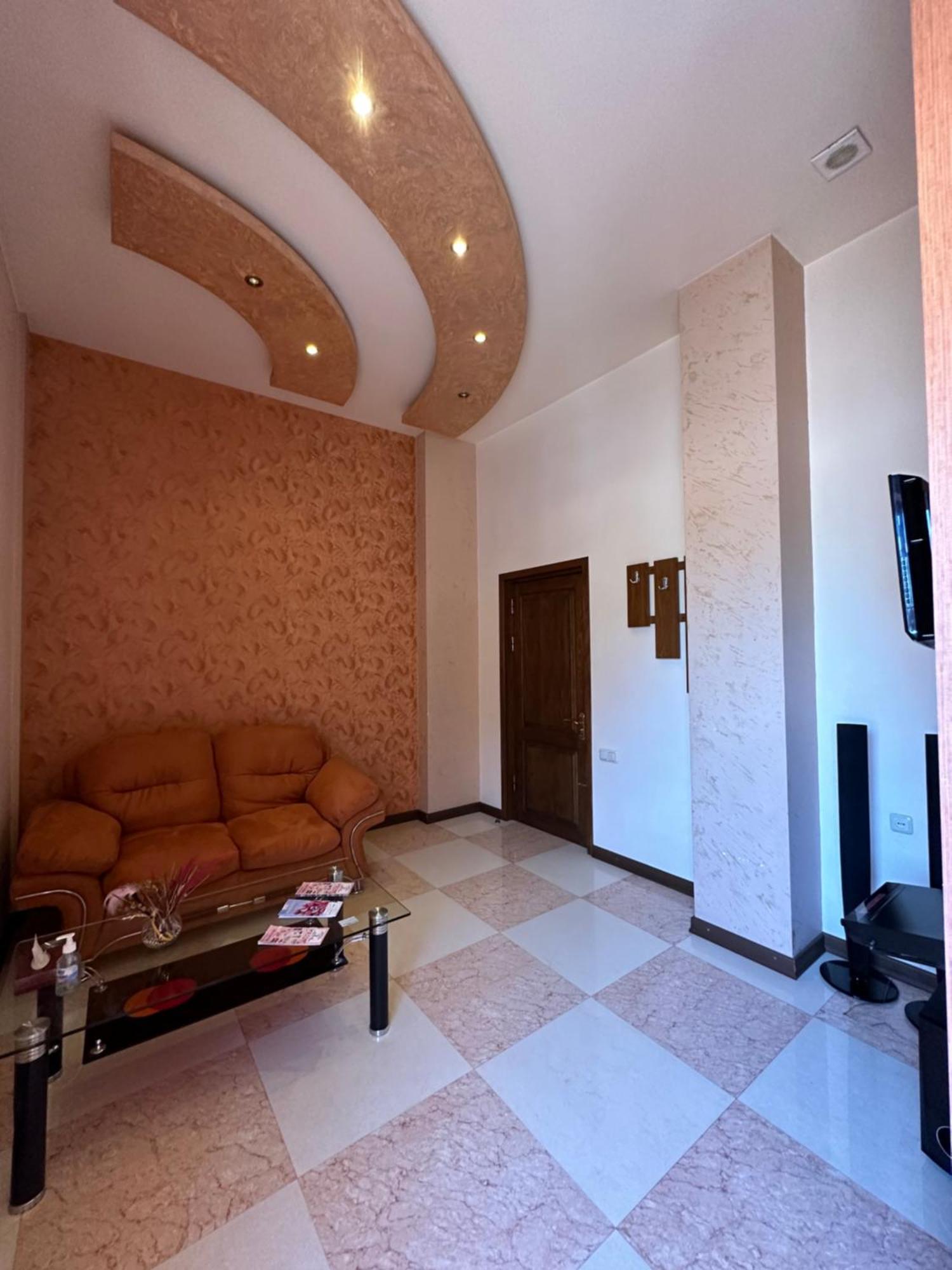 Royal Plus Hotel Yerevan Exterior photo